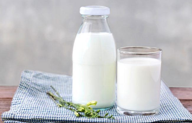Sữa tươi chứa canxi, canxi cacbonat và protein